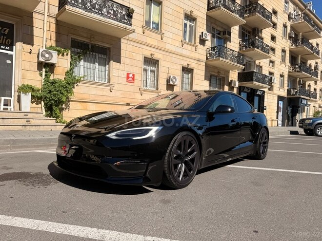 Tesla Model S-1