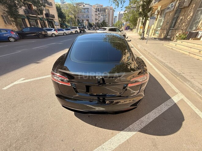 Tesla Model S-6