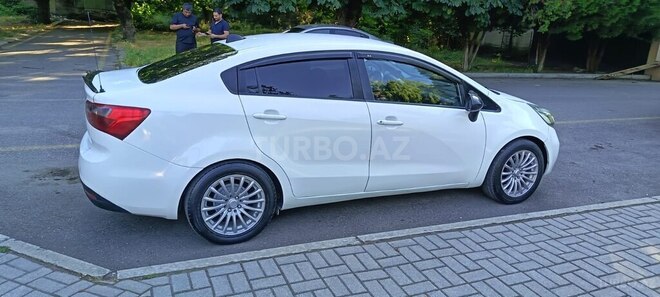 Kia Rio-4