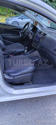 Kia Rio-10