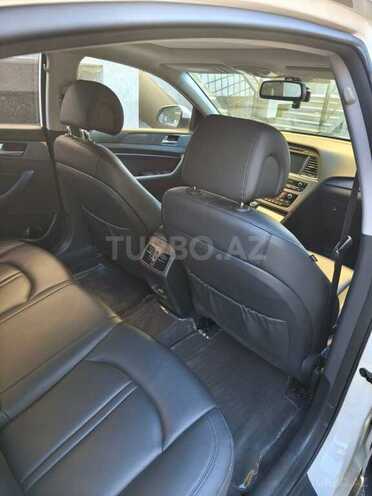 Hyundai Sonata-11