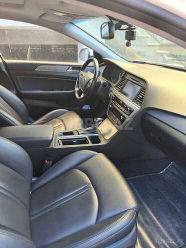 Hyundai Sonata-8