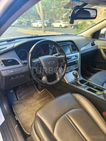 Hyundai Sonata-5