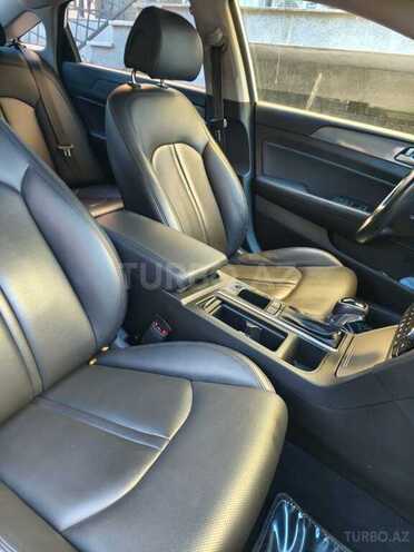 Hyundai Sonata-9