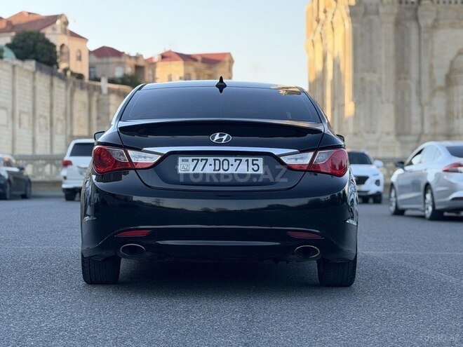 Hyundai Sonata-6