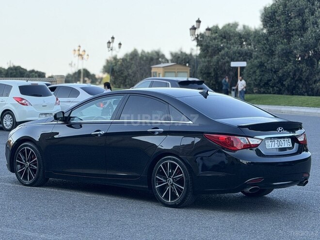 Hyundai Sonata-5