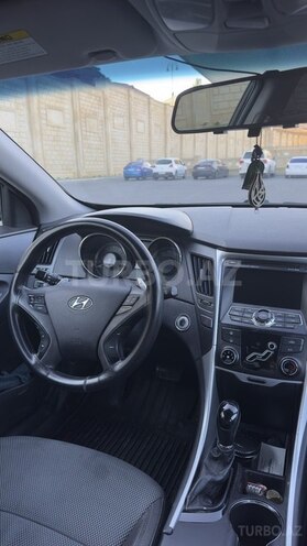 Hyundai Sonata-14