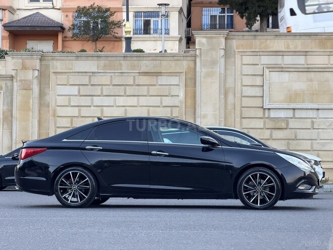 Hyundai Sonata-2