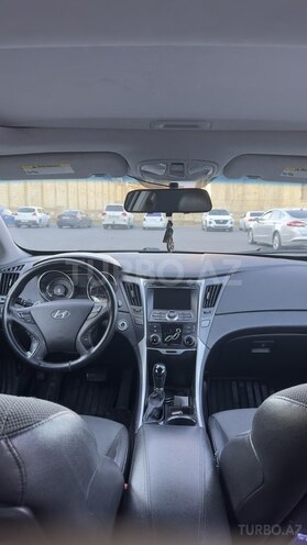 Hyundai Sonata-13