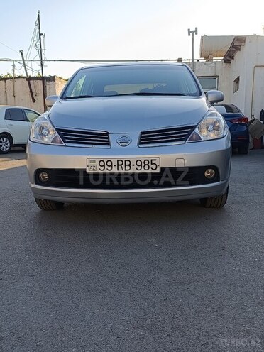 Nissan Tiida-1