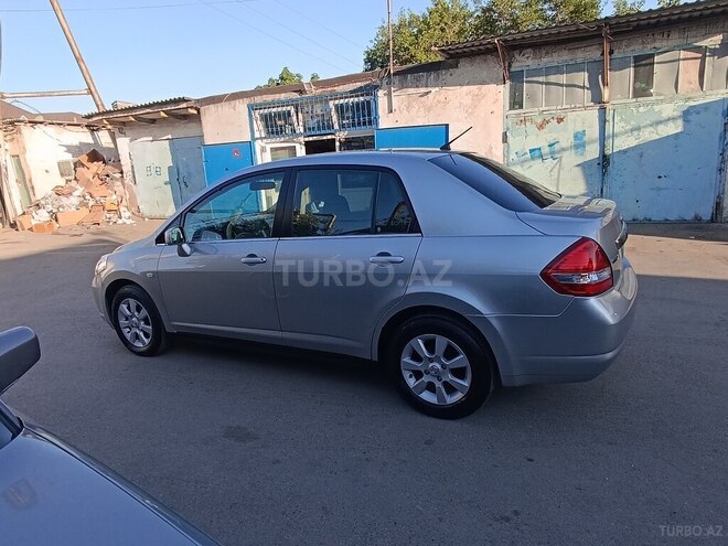 Nissan Tiida-6