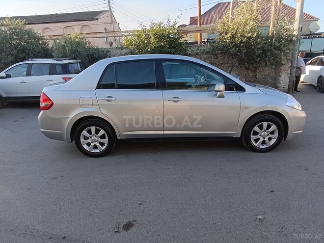 Nissan Tiida-7