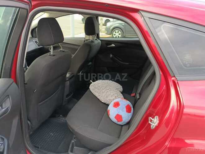 Ford Focus-13