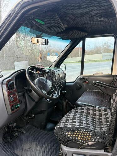 Ford Transit-4