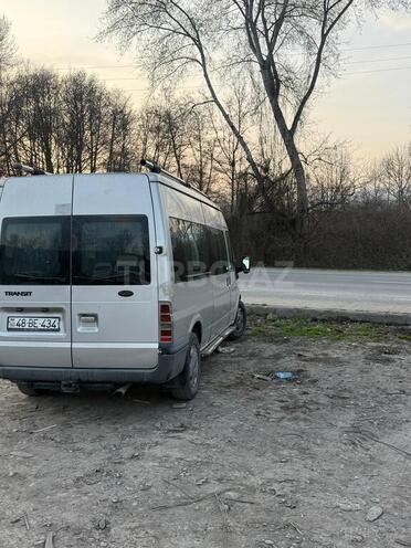 Ford Transit-9