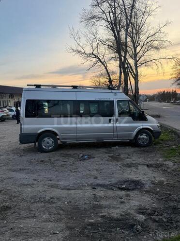 Ford Transit-3
