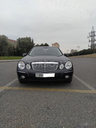 Mercedes E 220-1