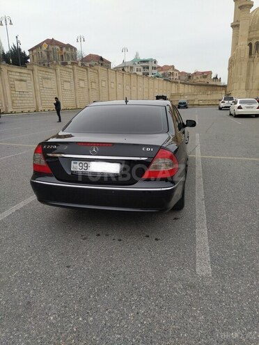 Mercedes E 220-3