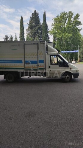Ford Transit-3