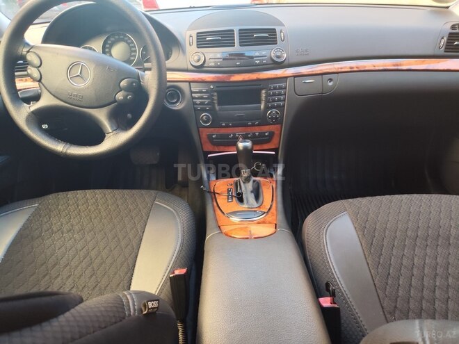Mercedes E 220-4