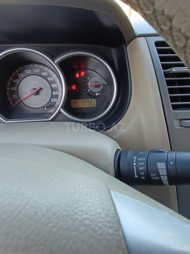 Nissan Tiida-11