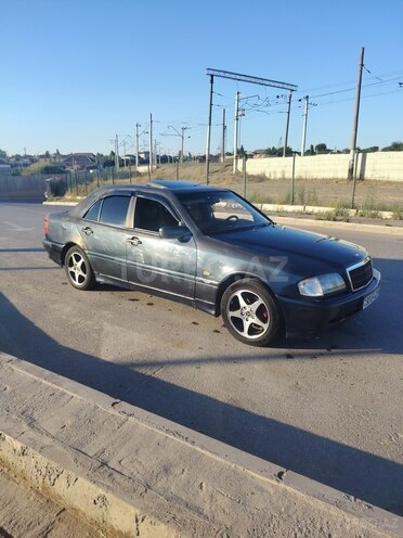 Mercedes C 220-2