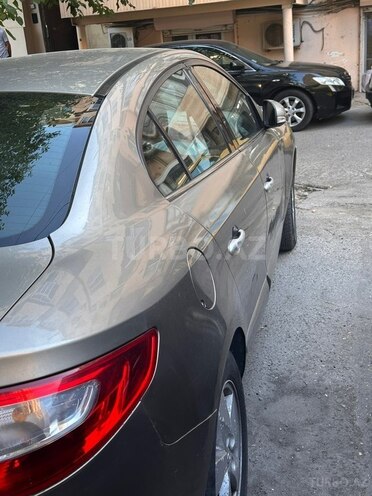 Renault Fluence-5