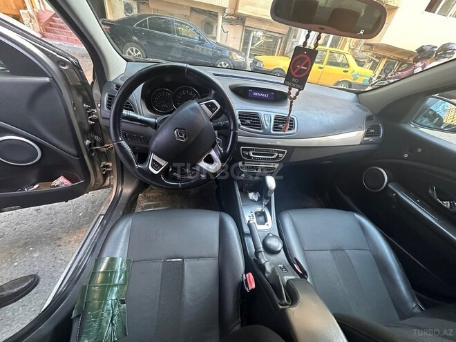 Renault Fluence-8