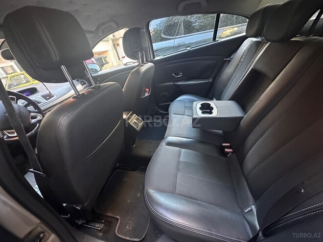 Renault Fluence-6