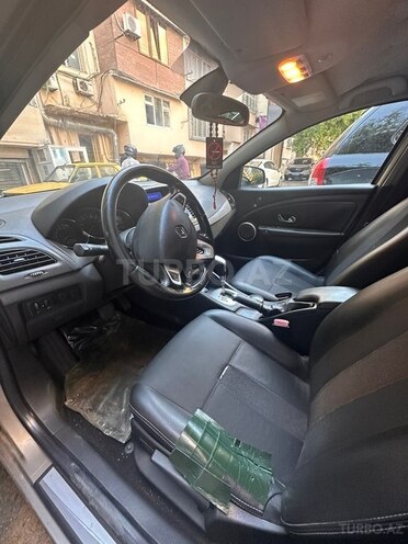 Renault Fluence-7