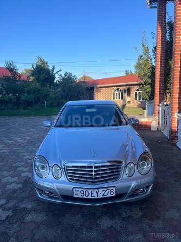 Mercedes E 220-2