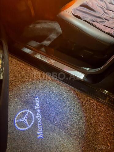 Mercedes E 270-12
