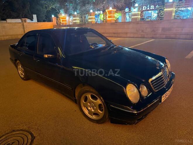 Mercedes E 270-3