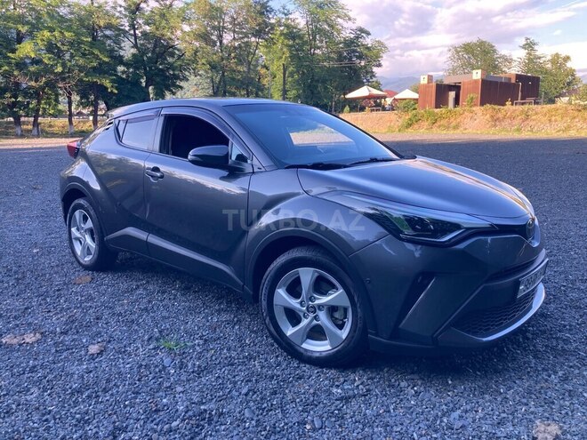 Toyota C-HR-1