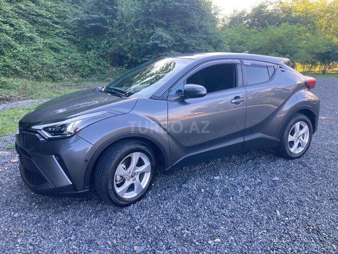 Toyota C-HR-10