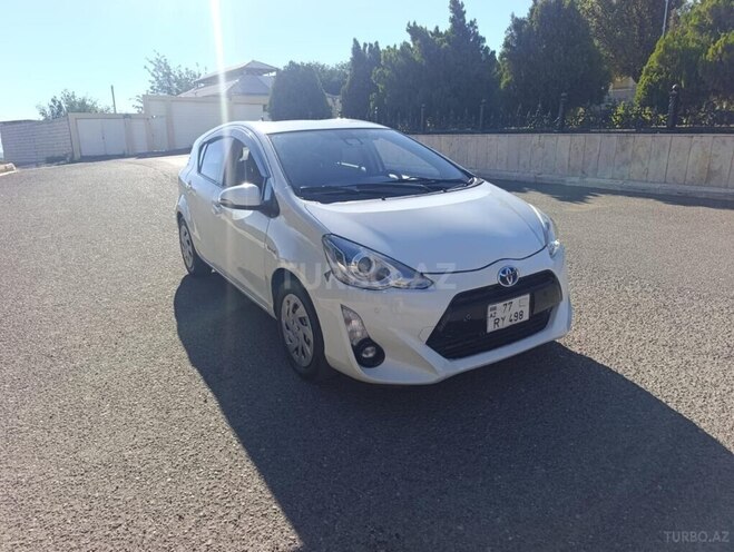 Toyota Aqua-1