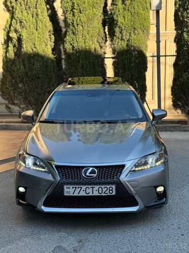 Lexus CT 200h-1