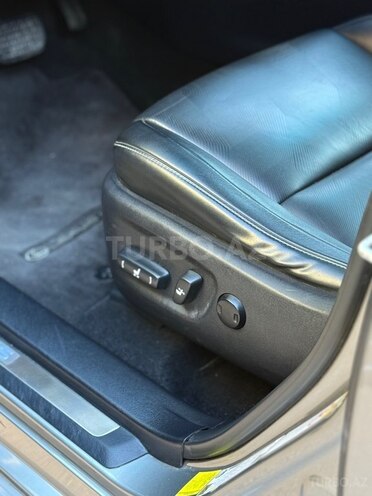 Lexus CT 200h-11