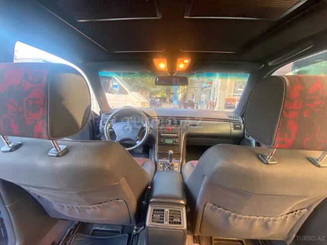 Mercedes E 240-14