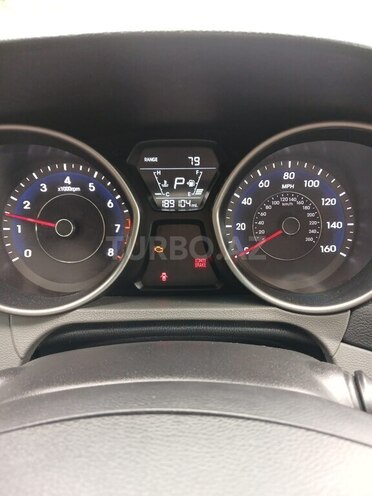 Hyundai Elantra-4