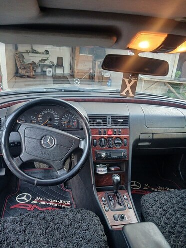 Mercedes C 200-8