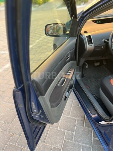 Toyota Prius-7
