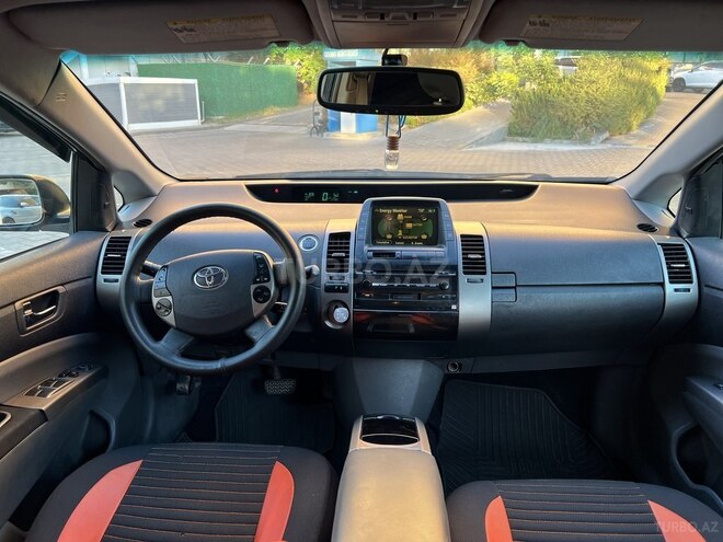 Toyota Prius-5