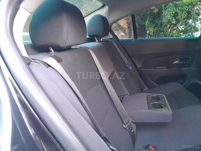 Chevrolet Cruze-15