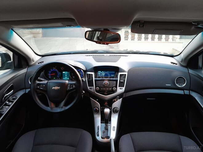 Chevrolet Cruze-16