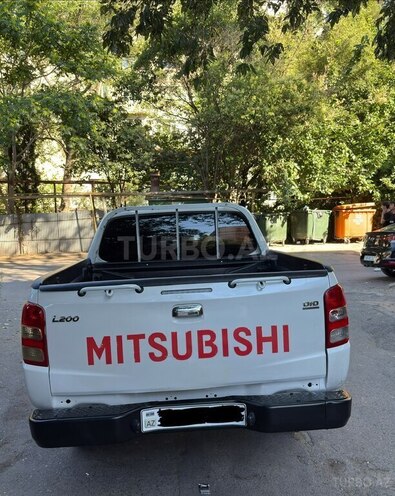 Mitsubishi L200-3