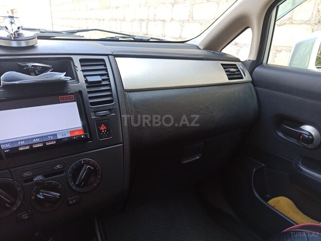 Nissan Tiida-2