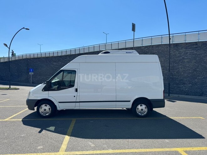Ford Transit-21