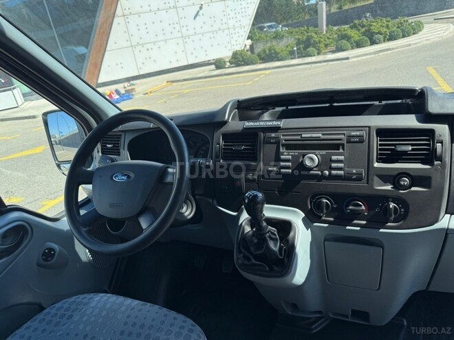 Ford Transit-17