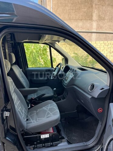 Ford Transit Connect-7